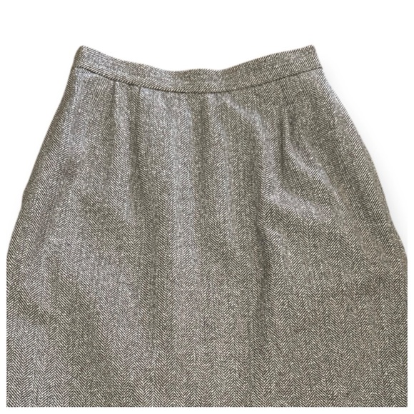 1970’s A Line Brown Herringbone Print Wool Skirt with Pockets, Lined, SMALL, 26” - Picture 3 of 8